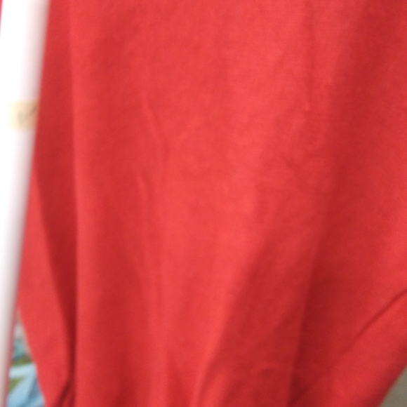 Red sweater - Picture 8 of 9